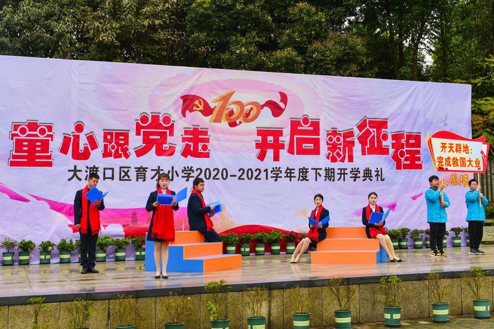 “菜馍奶奶”走红后消失,她赢了生活,却败给了某些人的道德